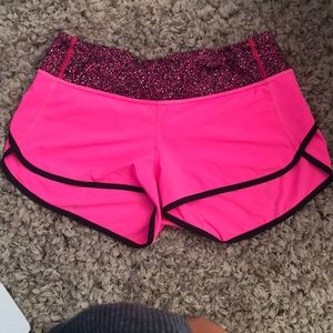 hot pink lululemon speed shorts